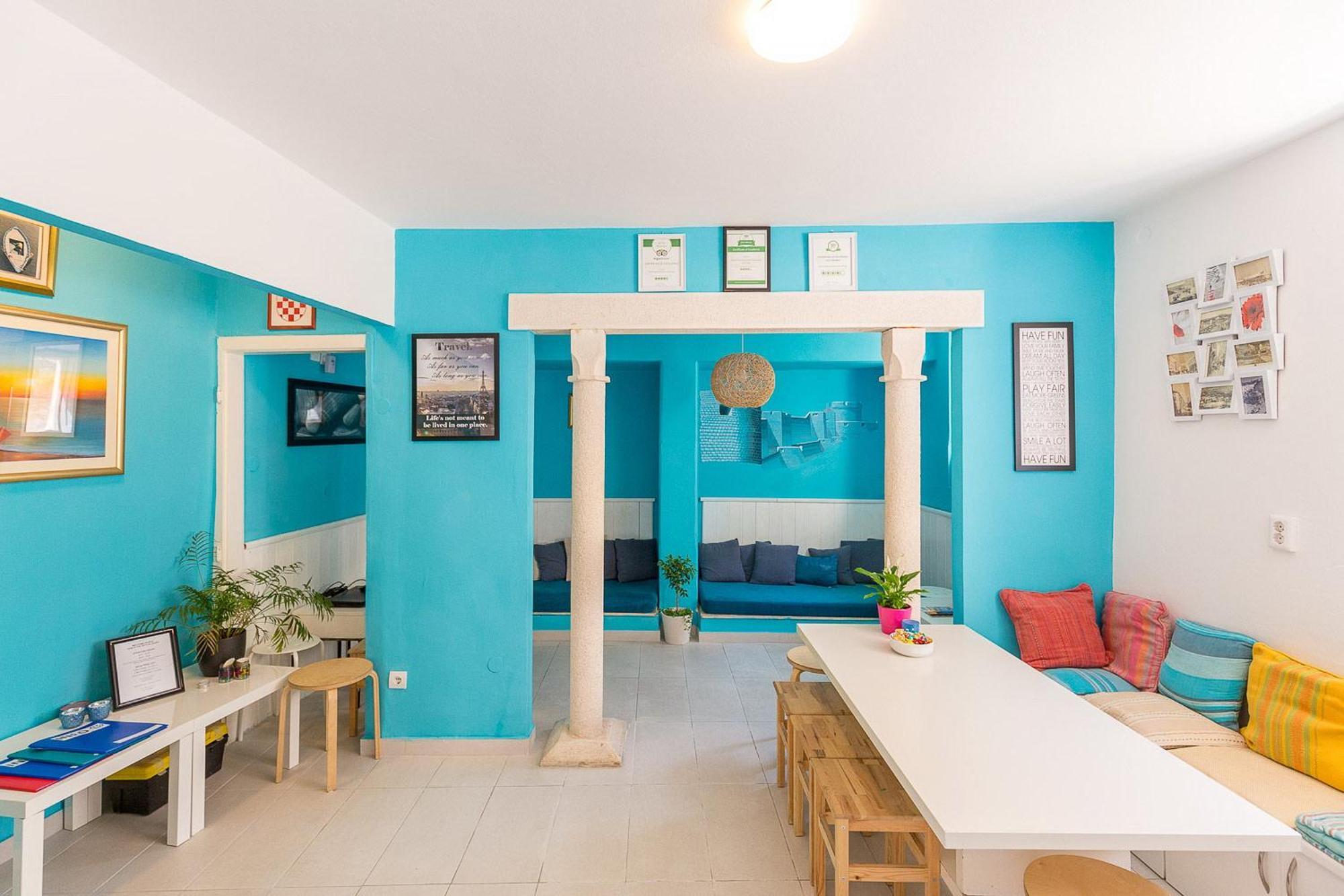City Walls Hostel Dubrovnik Bagian luar foto