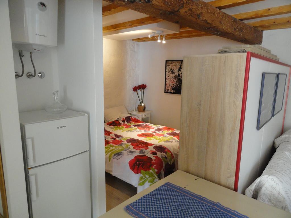 City Walls Hostel Dubrovnik Bagian luar foto